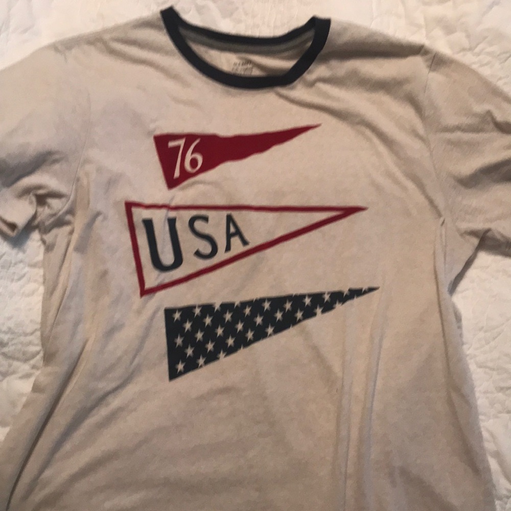 Old navy t shirt